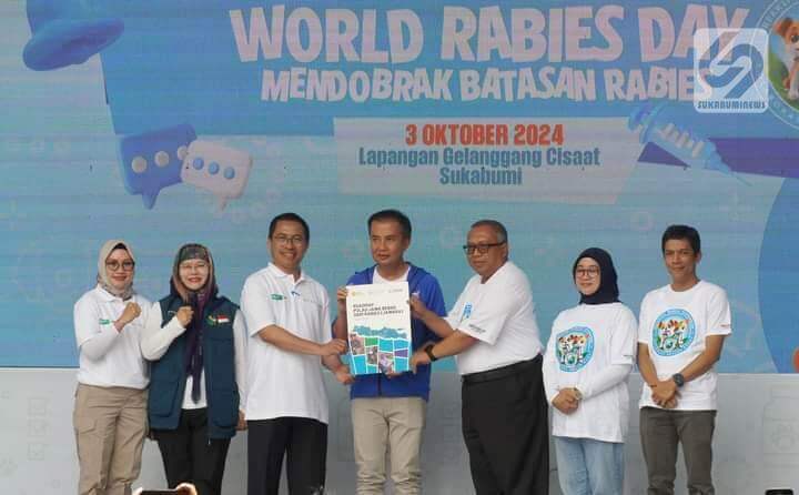 Peluncuran kader zoonosis, roadmap pembebasan rabies Pulau Jawa, dan makan telur serta minum susu serentak.