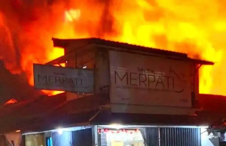 Pasar Surade Sukabumi Kebakaran, Sejumlah Kios Hangus Terbakar