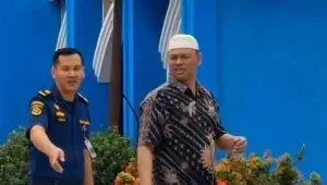 Mantan Kepala Syahbandar Kolaka, Supriadi (kanan)_AI_SN