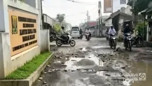 Jalan Rusak di Nagrak Selatan Kian Membahayakan, Kades Tutang Angkat Suara